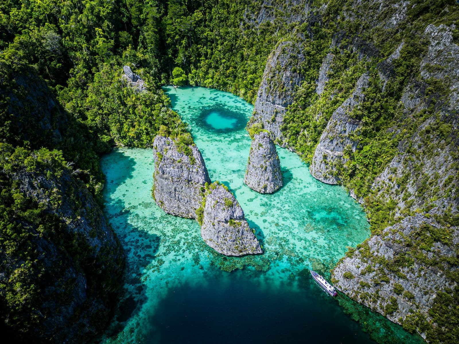 Pulau Misool, Balbulol Lagoon & Yapap, Raja Ampat